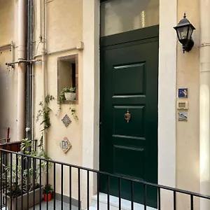 Appartamento Ciuriciuri Storico Nel Centro Di, Aeroporto di Catania Fontana Rossa